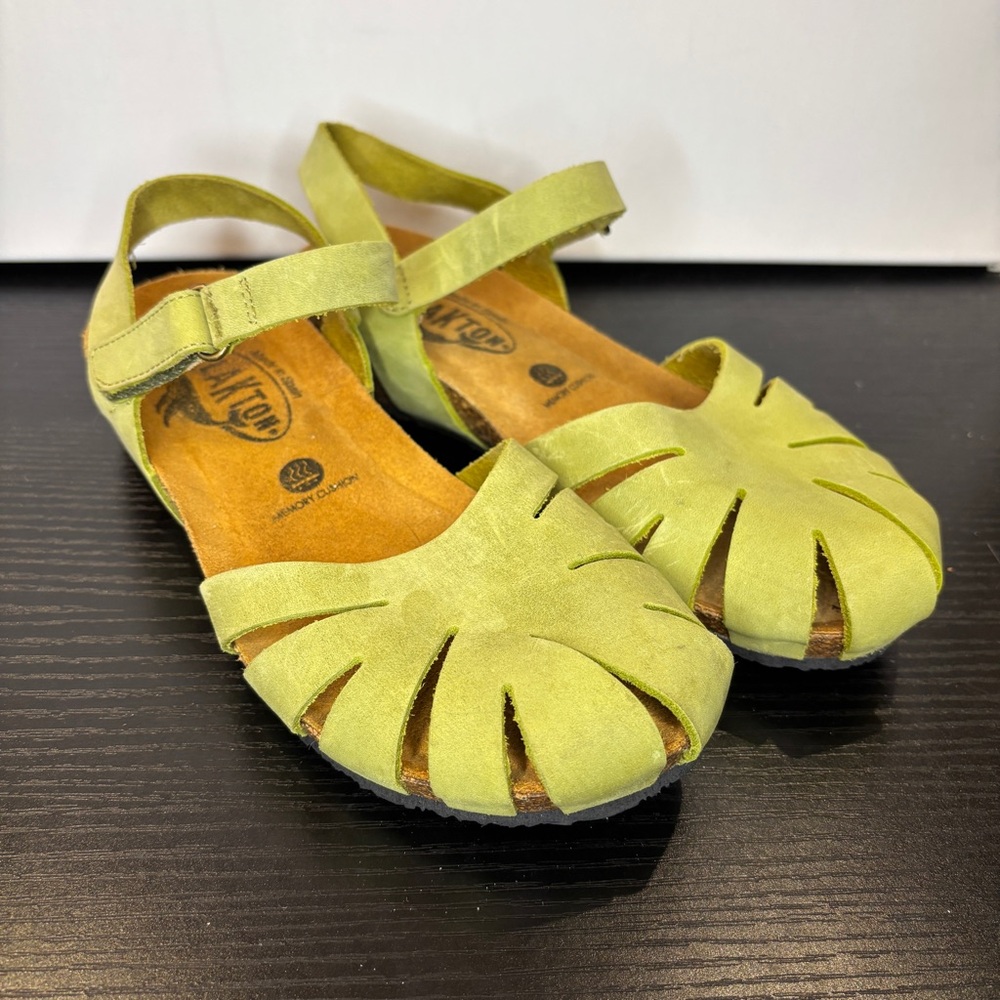 Plakton Apple Green Leather Round Toe Slip On Sandals Women's Size 5.5 Preowned